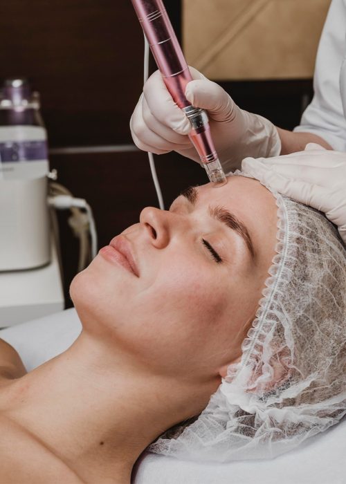 woman-wellness-center-having-cosmetic-treatment